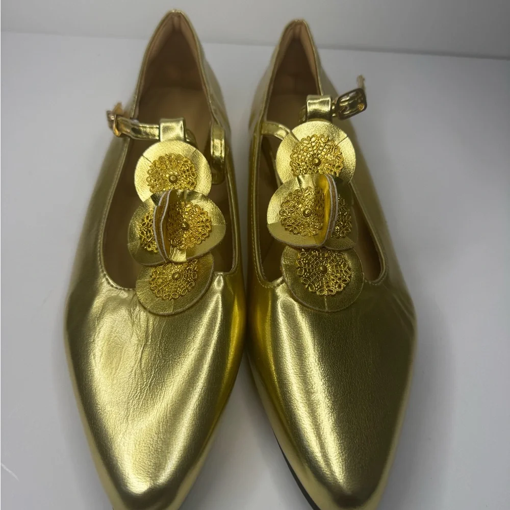 Vintage Pointy Toe Metal Gold Decorative Buckles T Strap Mary Jane Shoes Sz 40/9